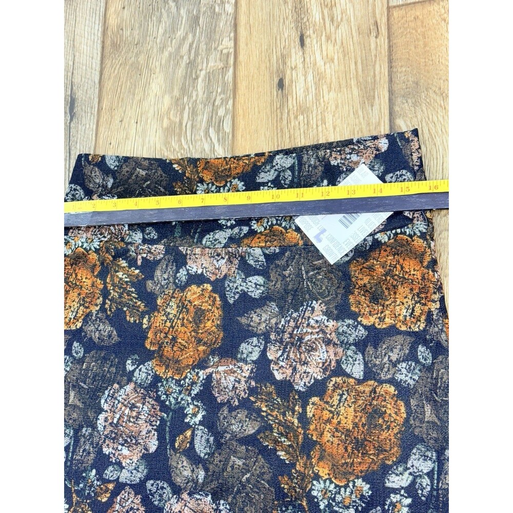NEW Lularoe Cassie Skirt Women's L Black Flowers Fitted  Pull On Stretch - Picture 6 of 10